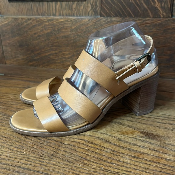 Madewell Shoes - Madewell leather tan sandal size 9